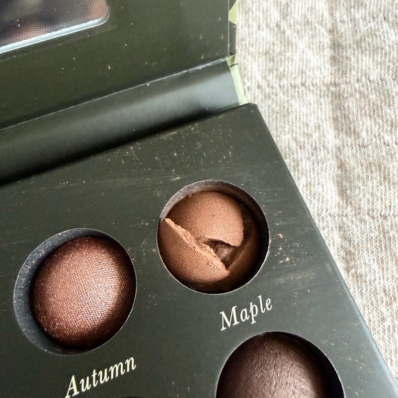 Laura Geller Earthy Essentials Baked Eyeshadow Palette - Picture 8 of 9